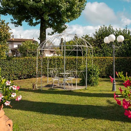 Hotel Ristorante La Lanterna Castelnuovo di Garfagnana Bagian luar foto